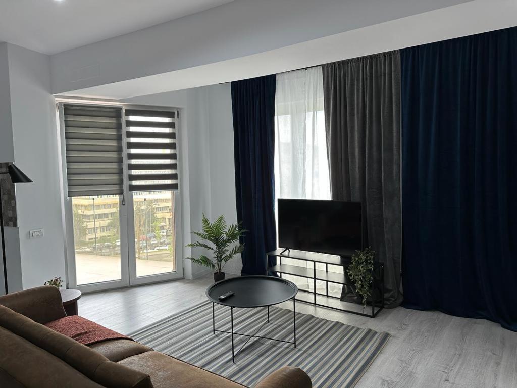 City Center Accommodation - 308 Resicabánya Kültér fotó
