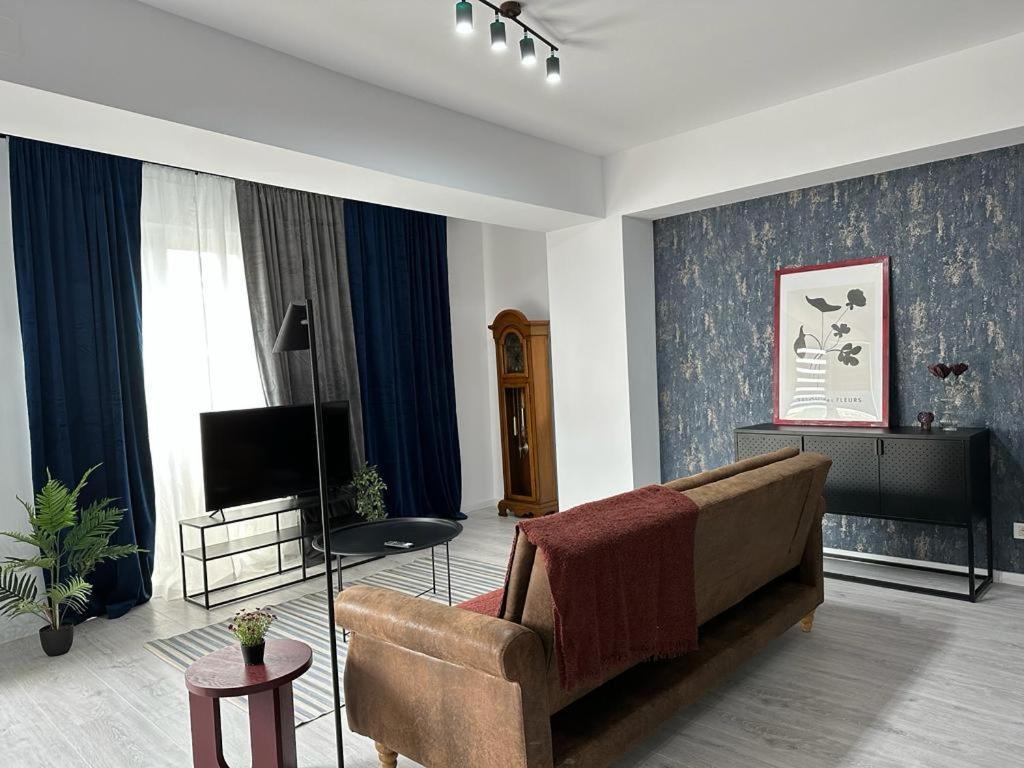 City Center Accommodation - 308 Resicabánya Kültér fotó